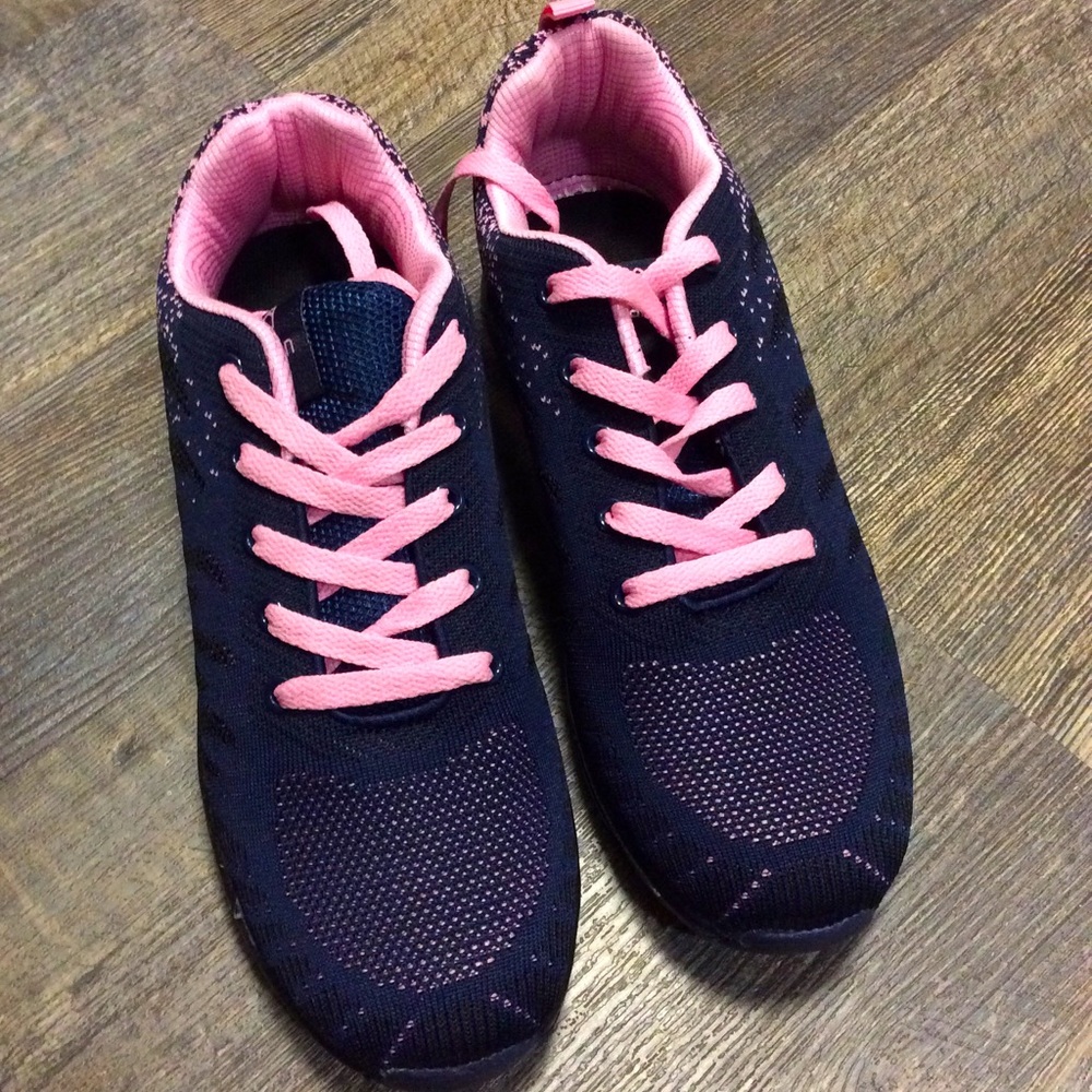 Women Shoes size 41 Very Pretty Cute New
